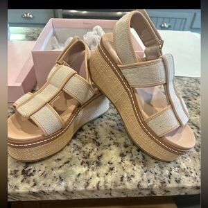 Chinese Laundry Tan Platform Sandals